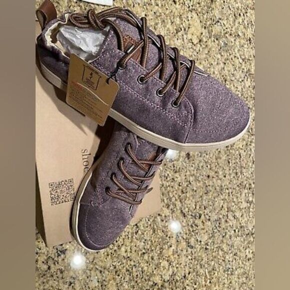 Stylish Spencer  Purple Casual Sneakers size 6 - Picture 1 of 6